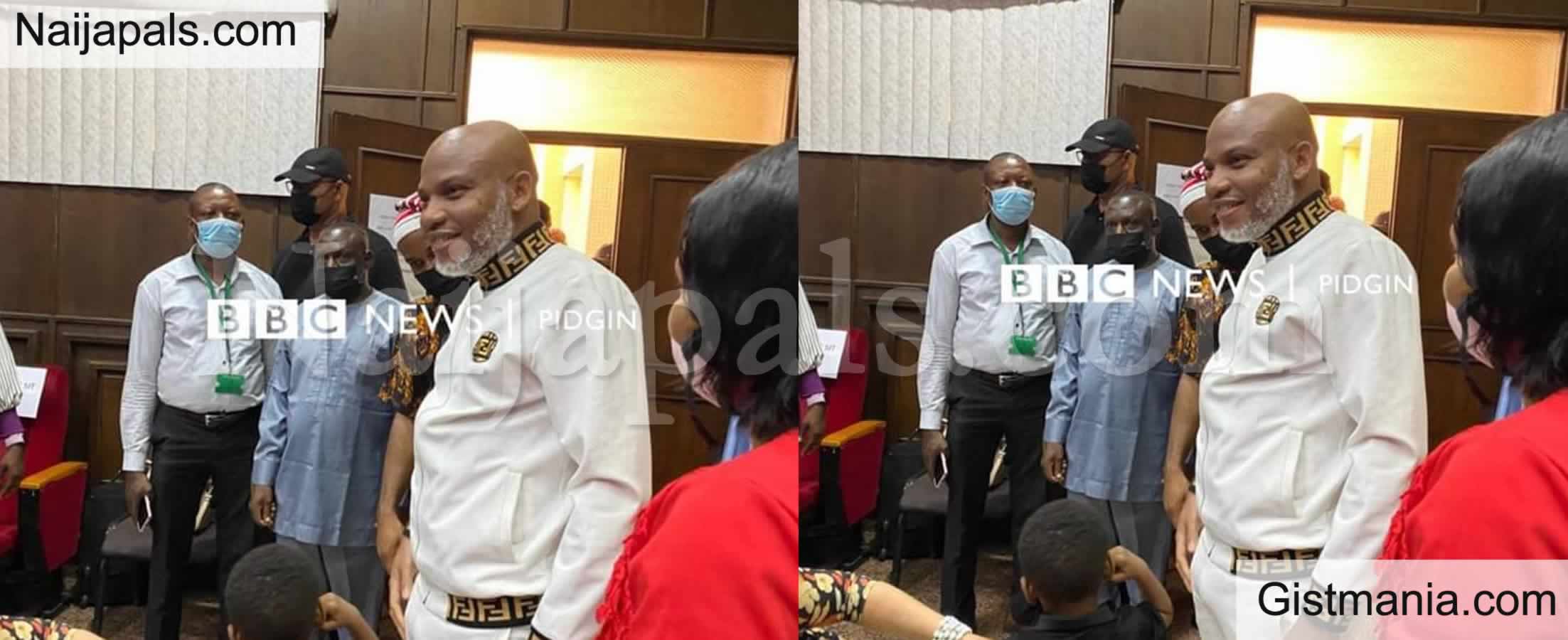 <img alt='.' class='lazyload' data-src='https://img.gistmania.com/emot/comment.gif' /><b>I Don't Want To See Nnamdi Kanu In These Clothes Again - Judge Warns DSS</b>