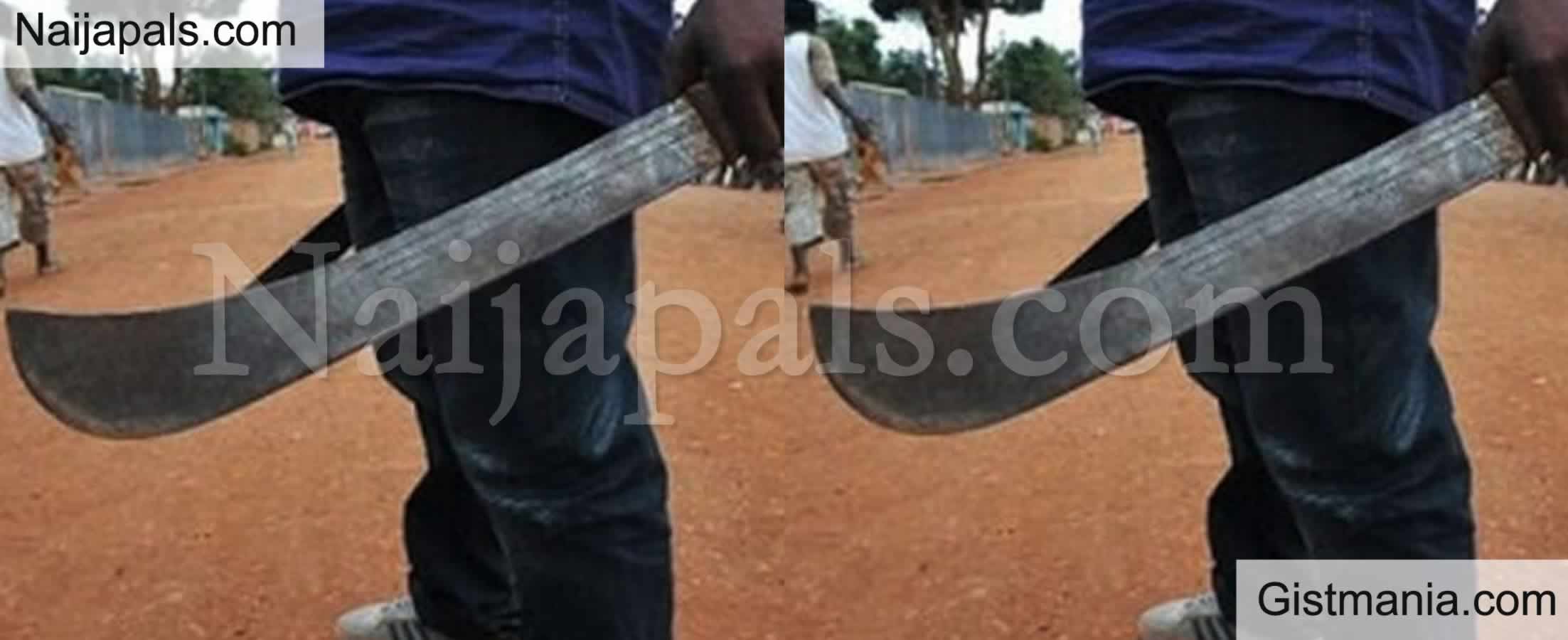 <img alt='.' class='lazyload' data-src='https://img.gistmania.com/emot/comment.gif' /> <b>SideChic in Police Custody For Conspiring To Inflict Machete Cuts On Her Lover's Wife in Rivers</b>