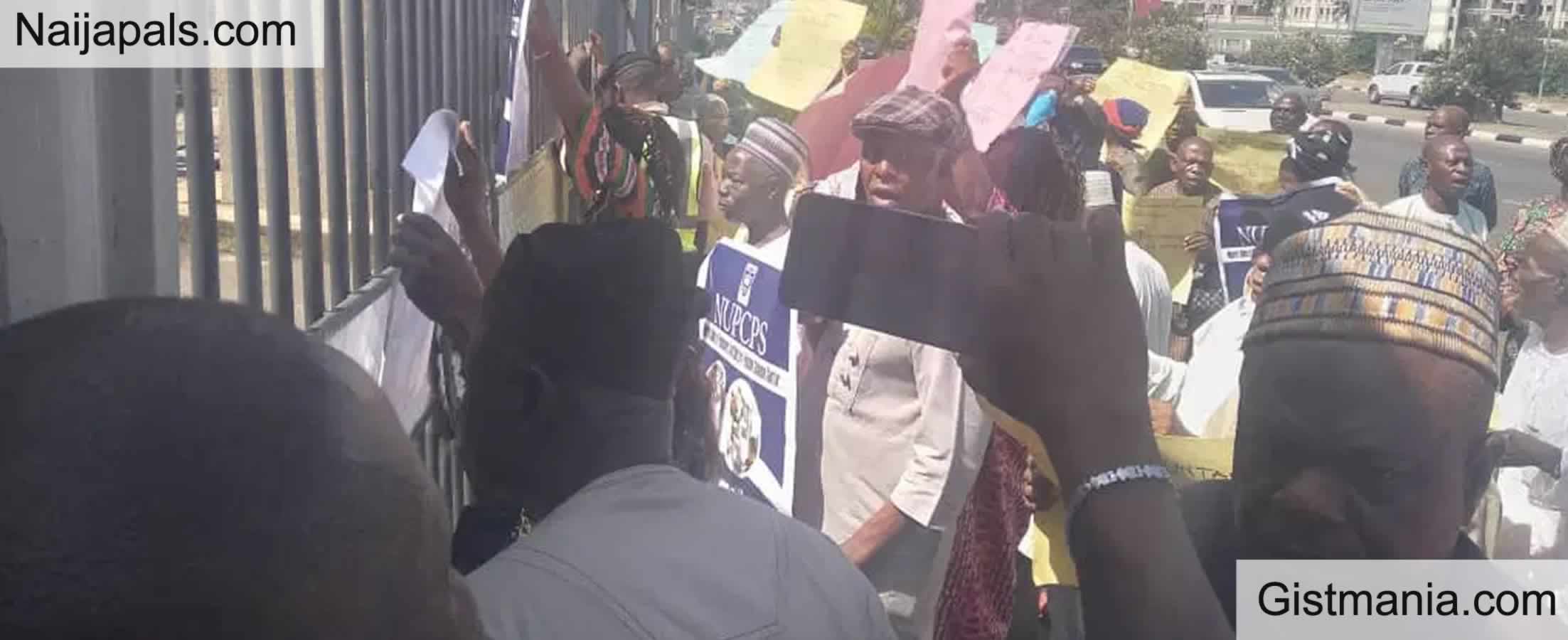 Tricyclists Protest Over Hike In Licence Fees In Oyo