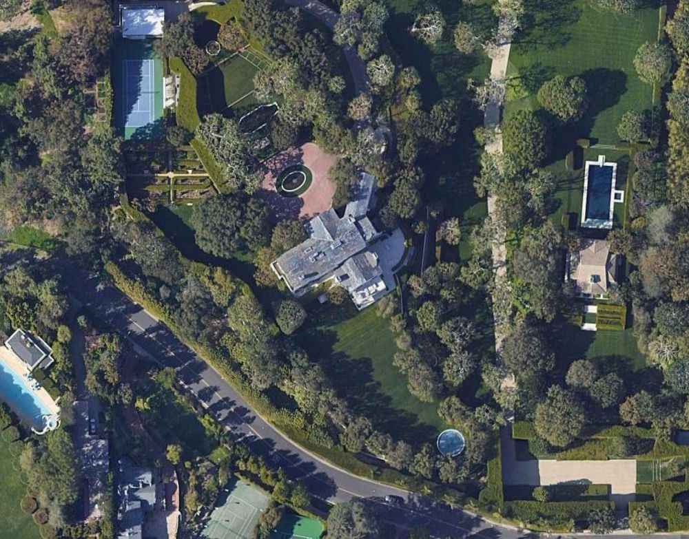 Check Out Jeff Bezos Newly Acquired $165 Million Beverly Hills Estate (Photos)  %Post Title