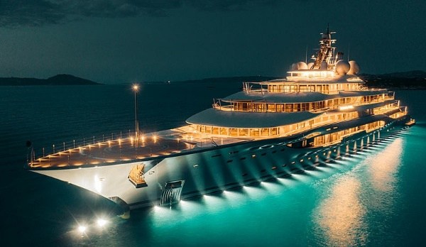 8 billion dollar mega yacht
