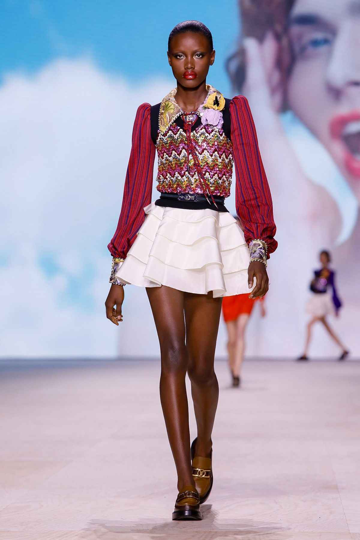 Meet 16yr Old Janet Jumbo, The First Nigerian Model To Walk Runway For ...