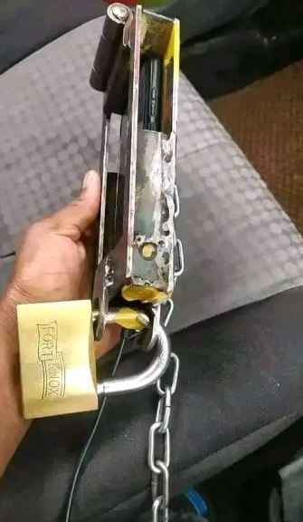 Nigerian Man Shows Off His New 'Invention' In A Bid To Keep His Phone ...