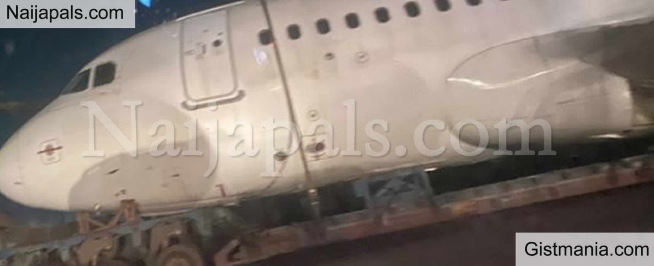 <img alt='.' class='lazyload' data-src='https://img.gistmania.com/emot/shocked.gif' /><b> No Plane Crash In Lagos - FAAN Clarifies After Plane Was Seen On The Road In Ikeja</b> (VIDEO)