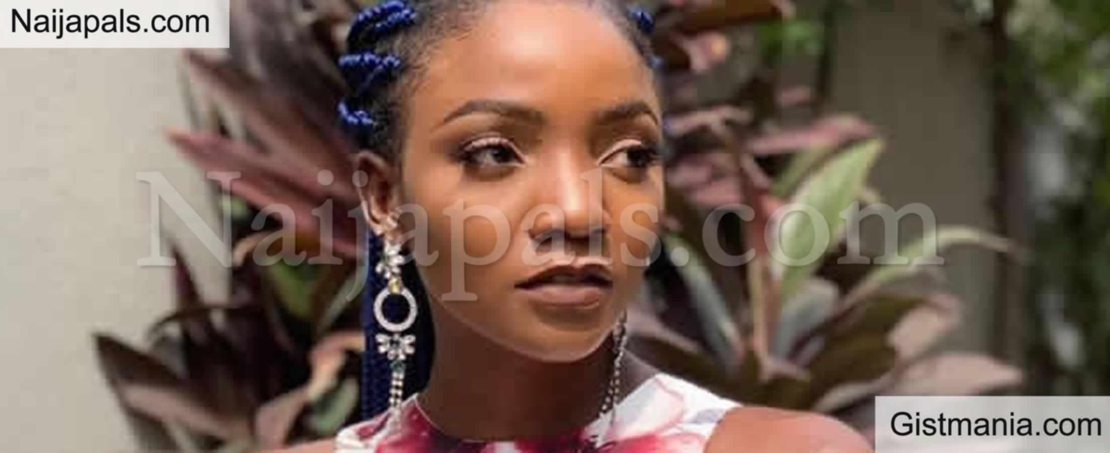 Nigeria Breaks My Heart Everyday – Singer Simi Laments Gistmania